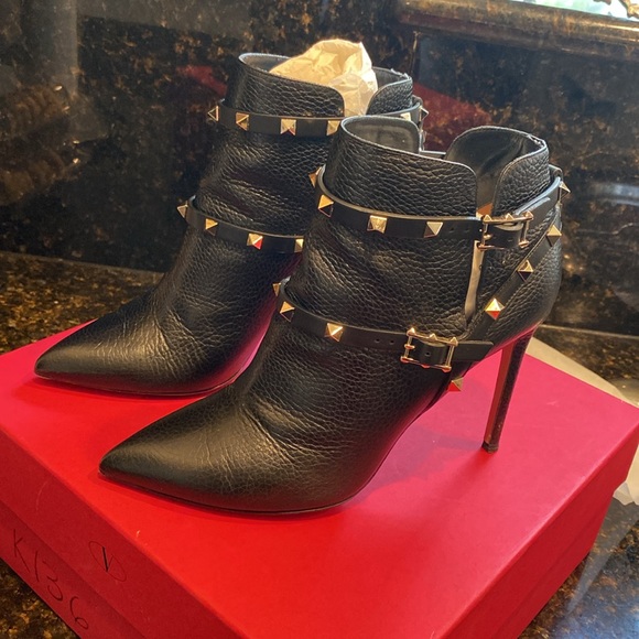 Valentino Rockstud heeled booties - Picture 5 of 10